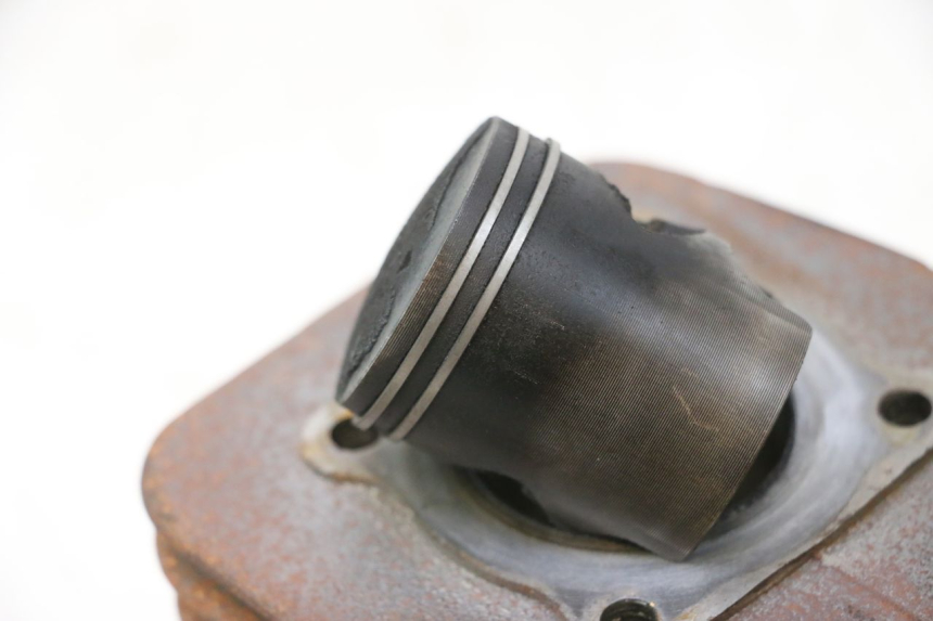 photo de CYLINDER BARREL PISTON PEUGEOT CITYSTAR 2T 50 (2018 - 2021) - Used quality zoom