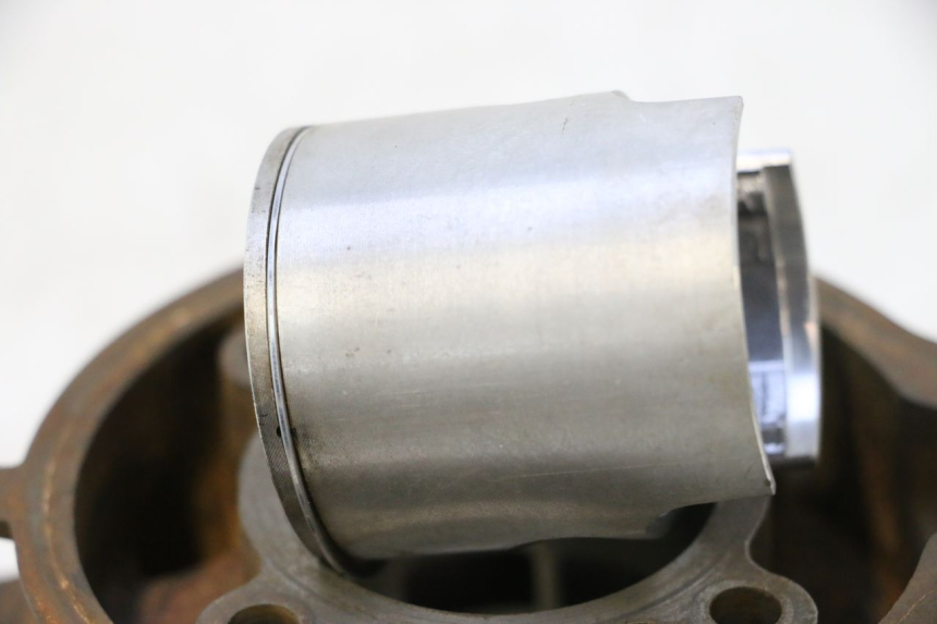 photo de CYLINDER BARREL PISTON HM HONDA CRM DERAPAGE RR 50 (2006 - 2017) - Alternative angle