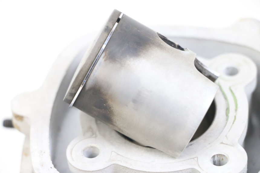 photo de CYLINDER BARREL PISTON GILERA DNA 50 (2000 - 2007) - High-resolution close-up