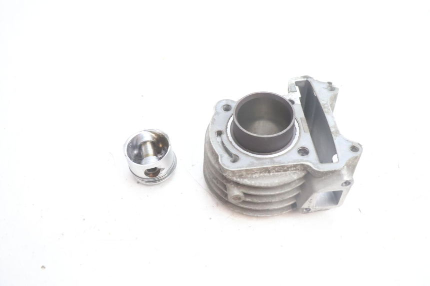 photo de CYLINDER BARREL PISTON JM MOTORS EVOLIS 4T 50 (2018 - 2022) - Alternative perspective