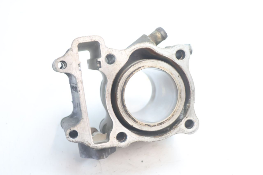 photo de CYLINDER BARREL PISTON HONDA FES S-WING SWING ABS 125 (2007 - 2015) - Fixing points details