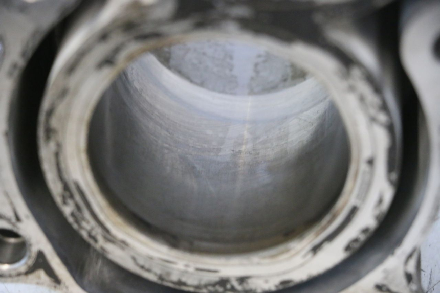 photo de CYLINDER BARREL PISTON HONDA FJS SILVER WING SILVERWING 400 (2005 - 2008) - High-resolution close-up