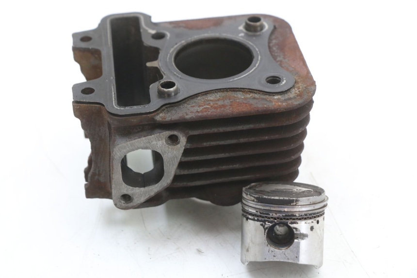 photo de CYLINDER BARREL PISTON PIAGGIO FLY 4T 50 (2004 - 2010) - Zoom on usage condition