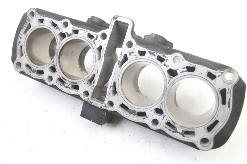 photo de CYLINDER BARREL PISTON YAMAHA FZS FAZER 600 (2001 - 2003) - Alternative angle