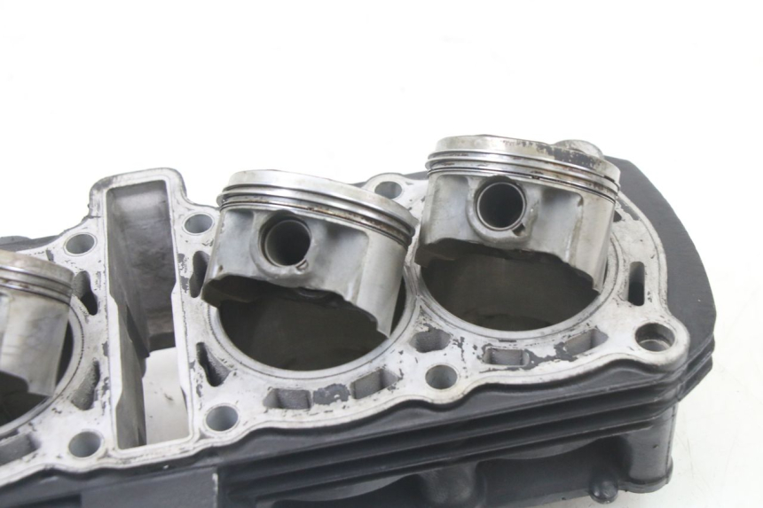 photo de CYLINDER BARREL PISTON YAMAHA FZS FAZER 600 (2001 - 2003) - Zoom on usage condition