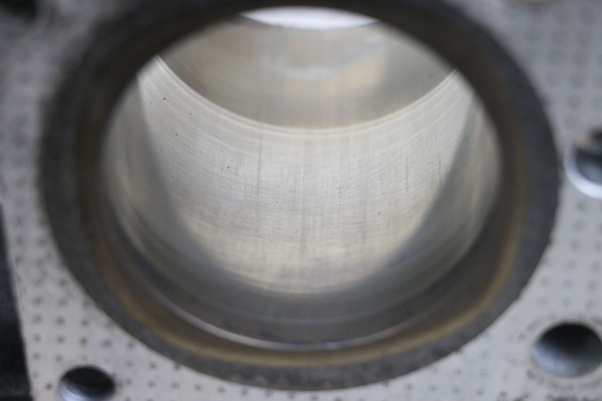 photo de CYLINDER BARREL PISTON SUZUKI GSX E 250 (1982 - 1983) - Markings and original references