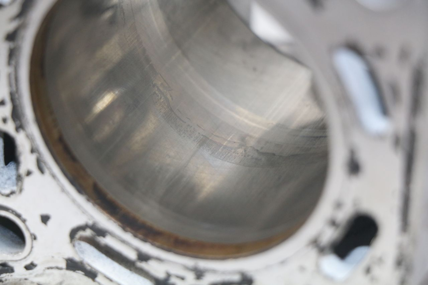 photo de CYLINDER BARREL PISTON SUZUKI GSX-R GSXR 600 (2001 - 2003) - Zoom on usage condition