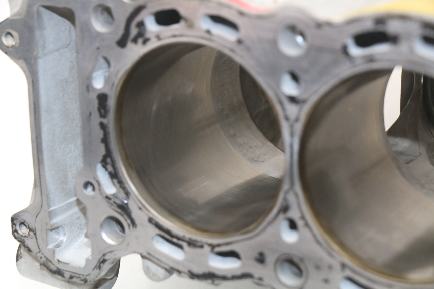 photo de CYLINDER BARREL PISTON SUZUKI GSX-R GSXR K16 1000 (2012 - 2016) - Fixing points details
