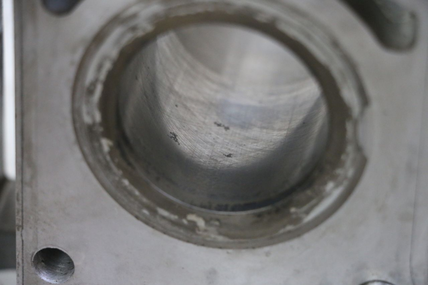 photo de CYLINDER BARREL PISTON HYOSUNG GTR 125 (2006 - 2008) - Surface and material condition