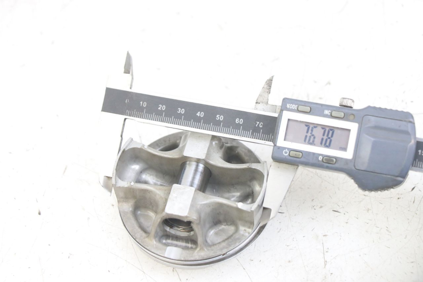 photo de CYLINDER BARREL PISTON HONDA CRF 250 (2013 - 2016) - Markings and original references