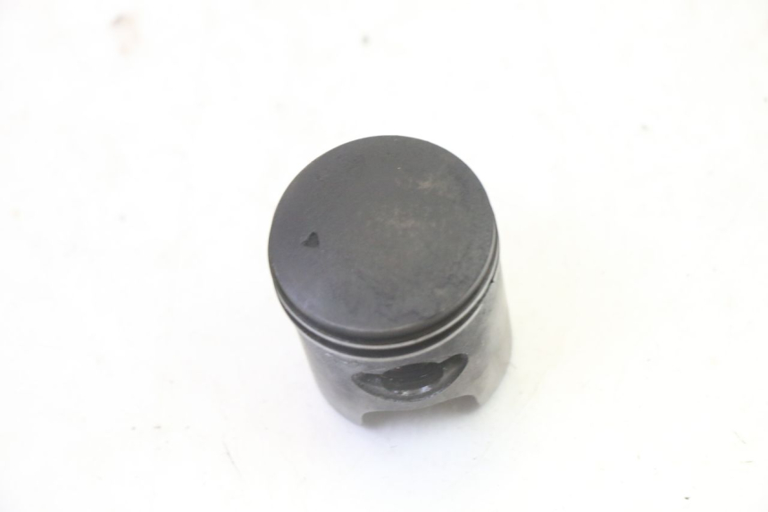 photo de CYLINDER BARREL PISTON PEUGEOT KISBEE 2T 50 (2010 - 2017) - Focus on structure