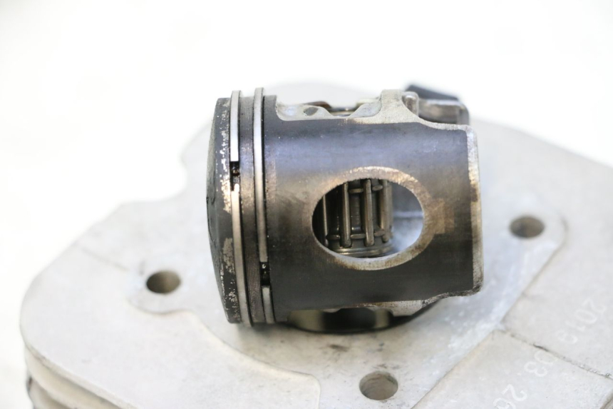 photo de CYLINDER BARREL PISTON PEUGEOT KISBEE 2T 50 (2018 - 2022) - Component zoom