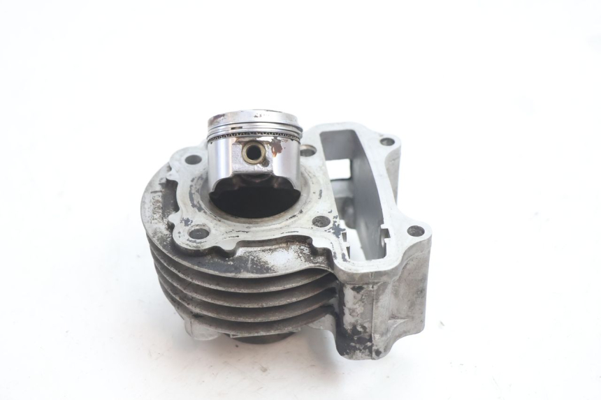 photo de CYLINDER BARREL PISTON PEUGEOT KISBEE 4T 50 (2010 - 2017) - Main view