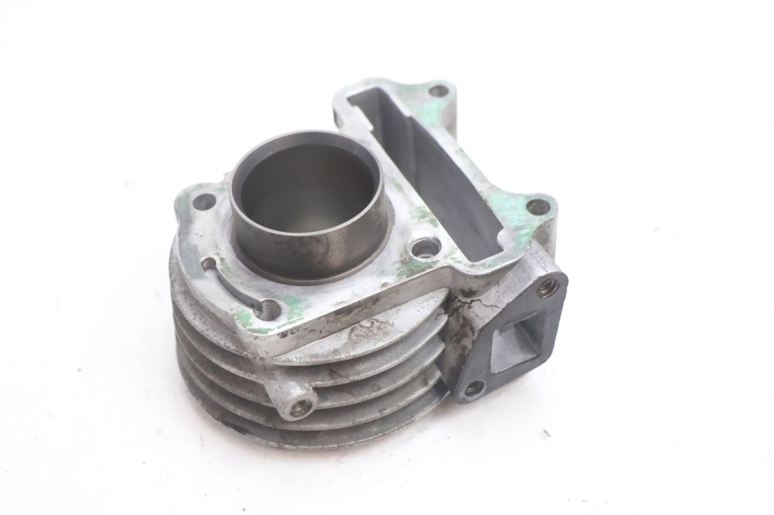 photo de CYLINDER BARREL PISTON PEUGEOT KISBEE 4T 50 (2010 - 2017) - Additional view of the item