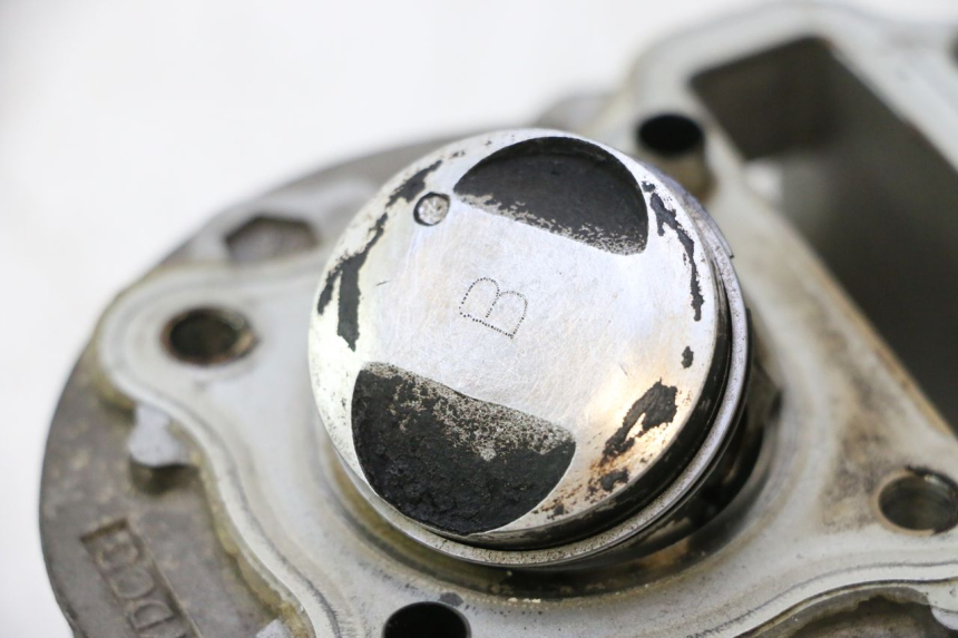 photo de CYLINDER BARREL PISTON PEUGEOT KISBEE 4T 50 (2010 - 2017) - Supplementary product photo