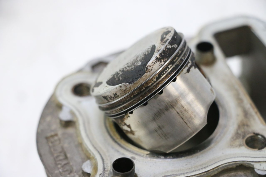 photo de CYLINDER BARREL PISTON PEUGEOT KISBEE 4T 50 (2010 - 2017) - Detailed visual inspection