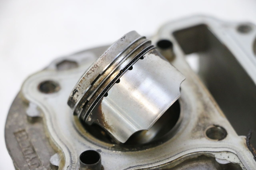 photo de CYLINDER BARREL PISTON PEUGEOT KISBEE 4T 50 (2010 - 2017) - Focus on structure