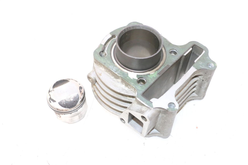 photo de CYLINDER BARREL PISTON PEUGEOT KISBEE 4T 50 (2010 - 2017) - Markings and original references