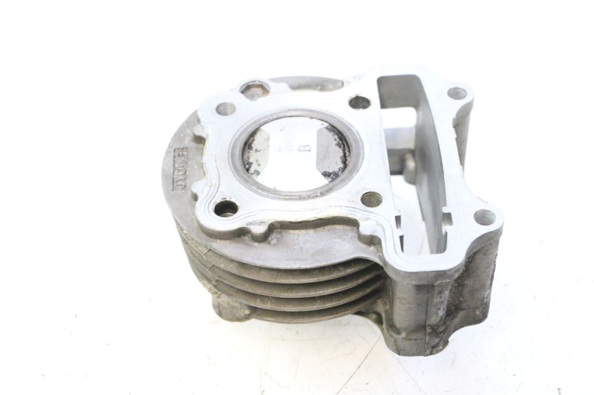 photo de CYLINDER PISTON PEUGEOT KISBEE 4T 50 (2018 - 2022) - Additional view of the item