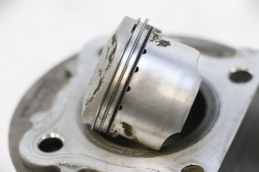 photo de CYLINDER PISTON PEUGEOT KISBEE 4T 50 (2018 - 2022) - Zoom on usage condition