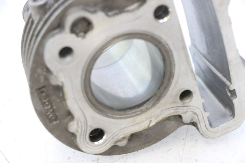 photo de CYLINDER PISTON PEUGEOT KISBEE 4T 50 (2018 - 2022) - Fixing points details