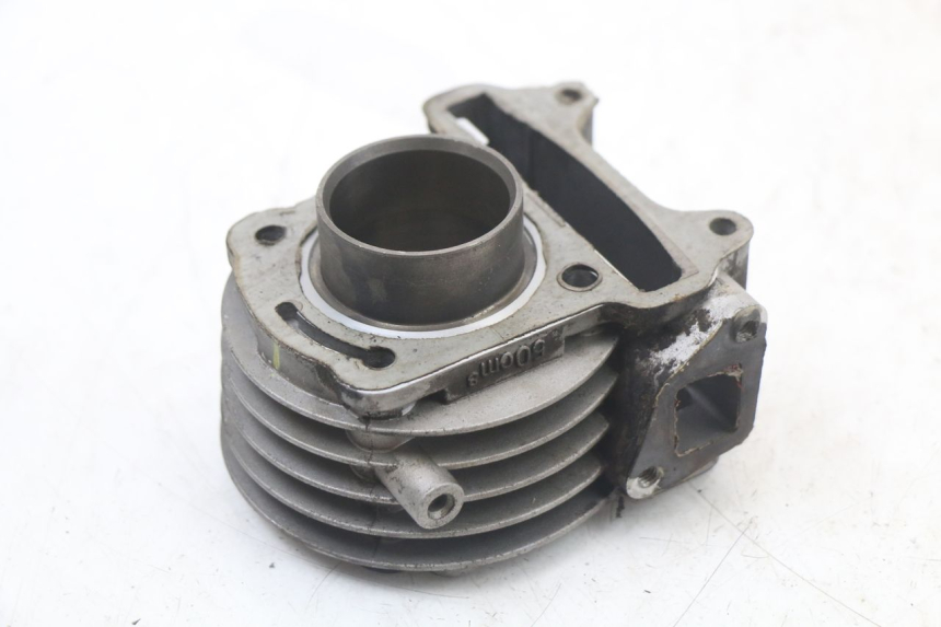 photo de CYLINDER PISTON KYMCO AGILITY 4T 50 (2005 - 2018) - Fixing points details