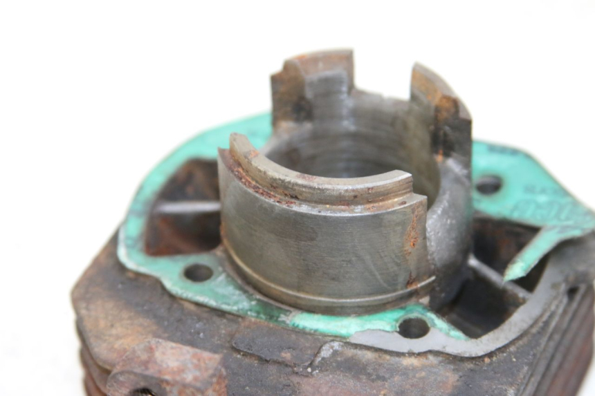 photo de CYLINDER BARREL PISTON PEUGEOT LUDIX 50 (2005 - 2007) - Fixing points details