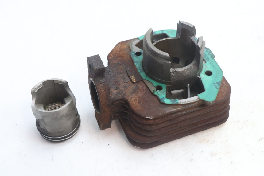 photo de CYLINDER BARREL PISTON PEUGEOT LUDIX ONE 50 (2004 - 2013) - Zoom on usage condition