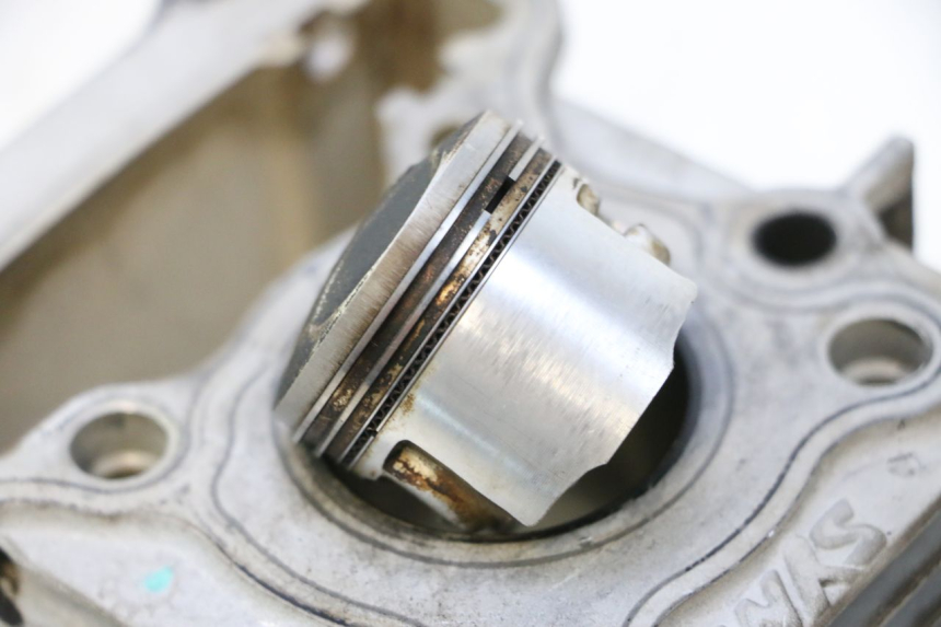 photo de CYLINDER BARREL PISTON SYM MIO 50 (2005 - 2010) - Detailed visual inspection