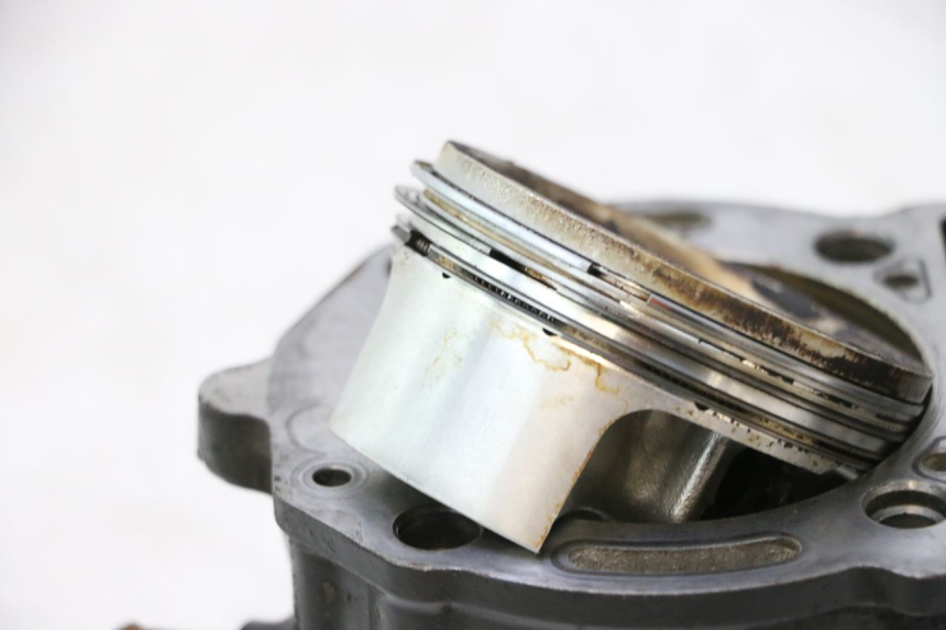 photo de CYLINDER BARREL PISTON PIAGGIO MP3 LT 300 (2010 - 2016) - Focus on structure