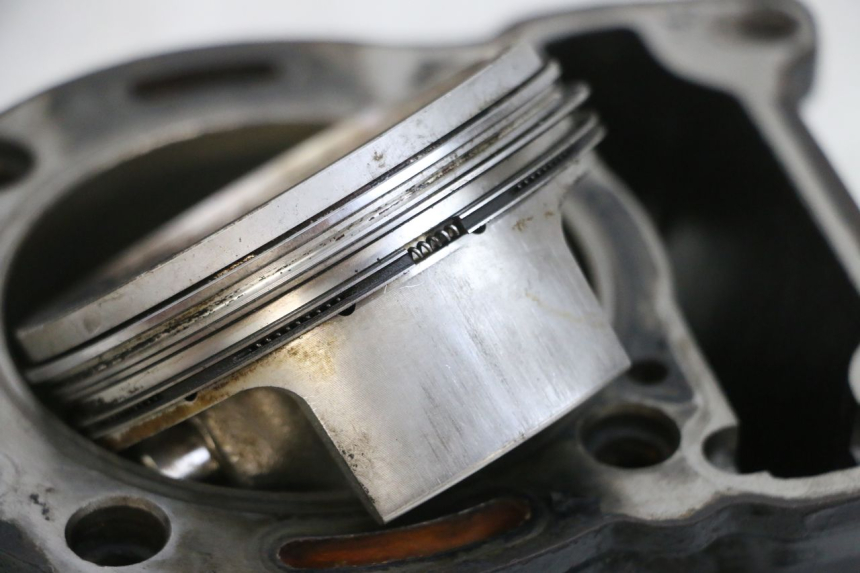 photo de CYLINDER PISTON PIAGGIO MP3 RL 250 (2006 - 2010) - Component zoom