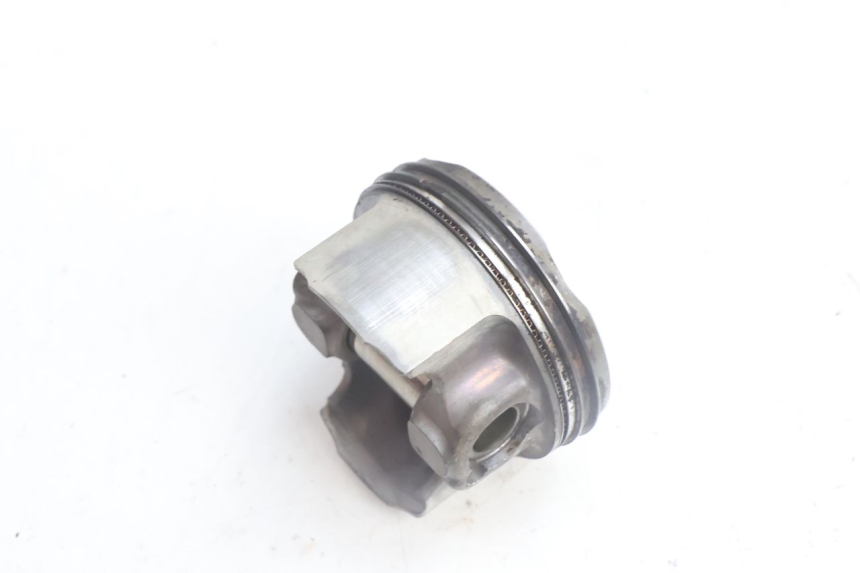 photo de CYLINDER BARREL PISTON YAMAHA N-MAX NMAX 125 (2021 - 2024) - Focus on structure