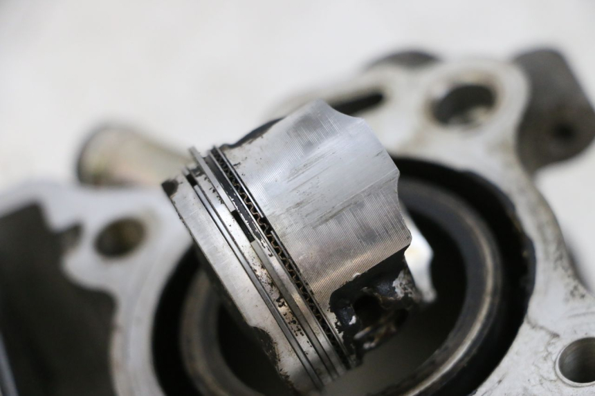 photo de CYLINDER BARREL PISTON YAMAHA NEOS NEO'S 4T 50 (2008 - 2016) - Detailed visual inspection