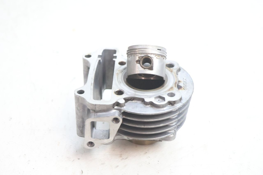 photo de CYLINDER BARREL PISTON KYMCO LIKE 4T 50 (2019 - 2025) - Main view