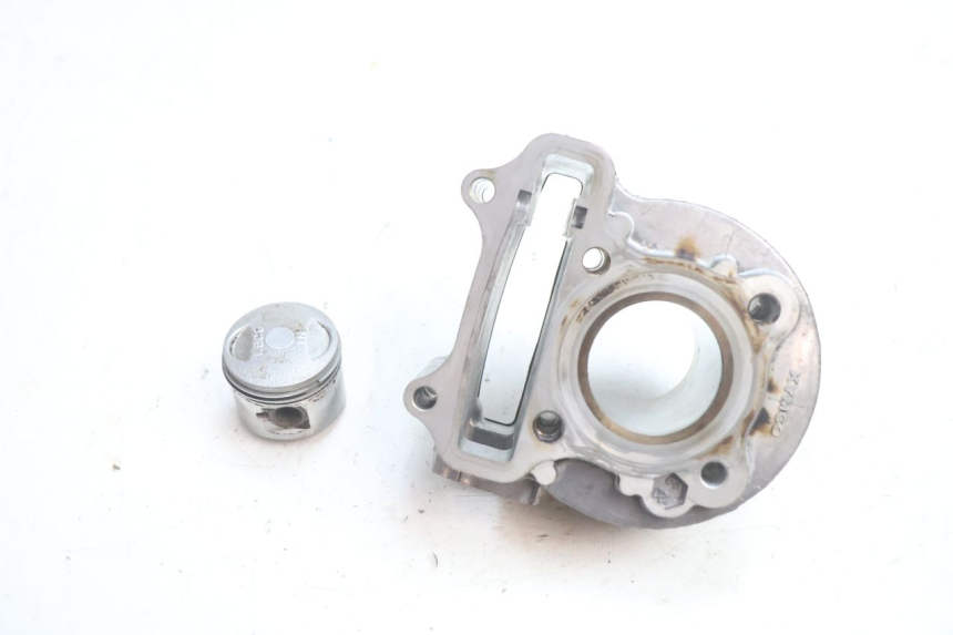 photo de CYLINDER BARREL PISTON KYMCO LIKE 4T 50 (2019 - 2025) - Zoom on usage condition