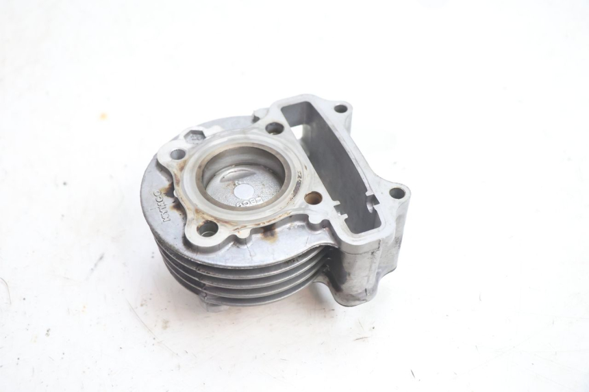 photo de CYLINDER BARREL PISTON KYMCO LIKE 4T 50 (2019 - 2025) - Technical close-up