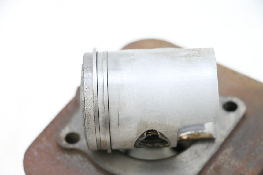 photo de CYLINDER BARREL PISTON PIAGGIO NEW TYPHOON 50 (2010 - 2017) - High-resolution close-up