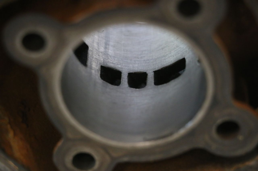 photo de CYLINDER BARREL PISTON MBK NITRO 50 (2004 - 2008) - Surface and material condition
