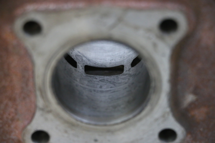 photo de CYLINDER BARREL PISTON SYM ORBIT 2 50 (2008 - 2014) - Surface and material condition