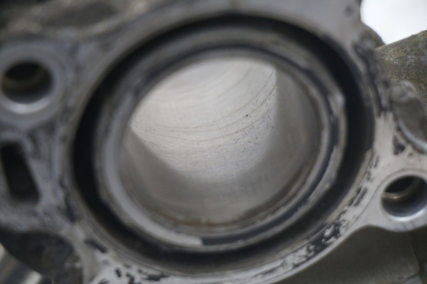 photo de CYLINDER BARREL PISTON MBK OVETTO 4T 50 (2008 - 2016) - Detailed visual inspection