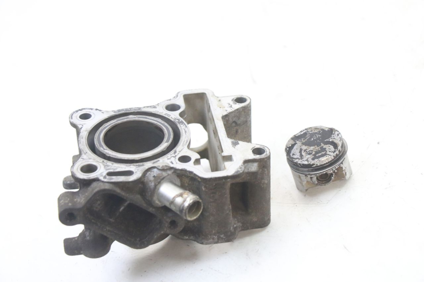 photo de CYLINDER BARREL PISTON MBK OVETTO 4T 50 (2008 - 2016) - Zoom on usage condition