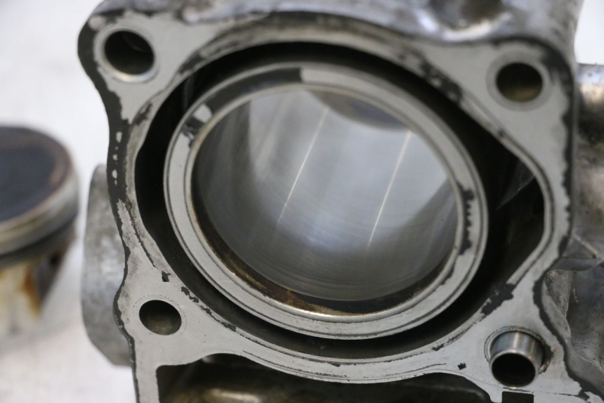 photo de CYLINDER BARREL PISTON HONDA PCX (JF57/JF64) 125 (2014 - 2018) - Surface and material condition