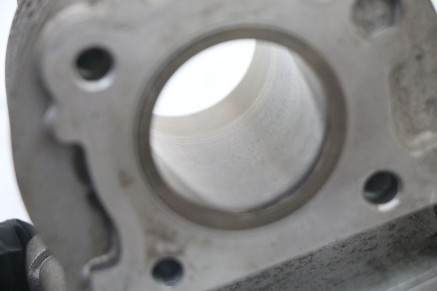 photo de CYLINDER BARREL PISTON PEUGEOT KISBEE 4T 50 (2010 - 2017) - Component zoom