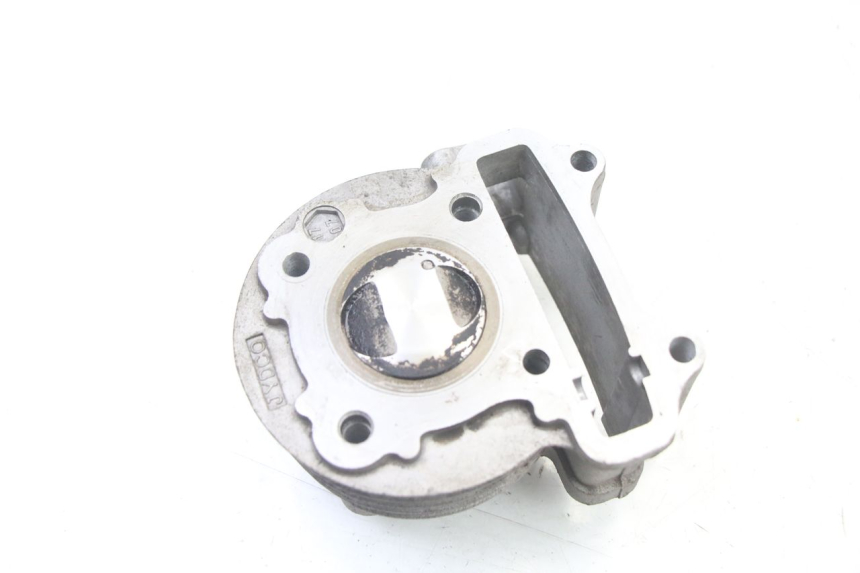 photo de CYLINDER BARREL PISTON PEUGEOT KISBEE 4T 50 (2010 - 2017) - Technical close-up