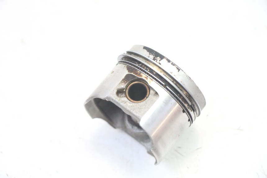 photo de CYLINDER BARREL PISTON PEUGEOT KISBEE 4T 50 (2010 - 2017) - Fixing points details