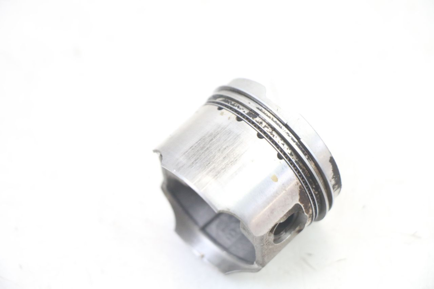 photo de CYLINDER BARREL PISTON PEUGEOT KISBEE 4T 50 (2010 - 2017) - Surface and material condition
