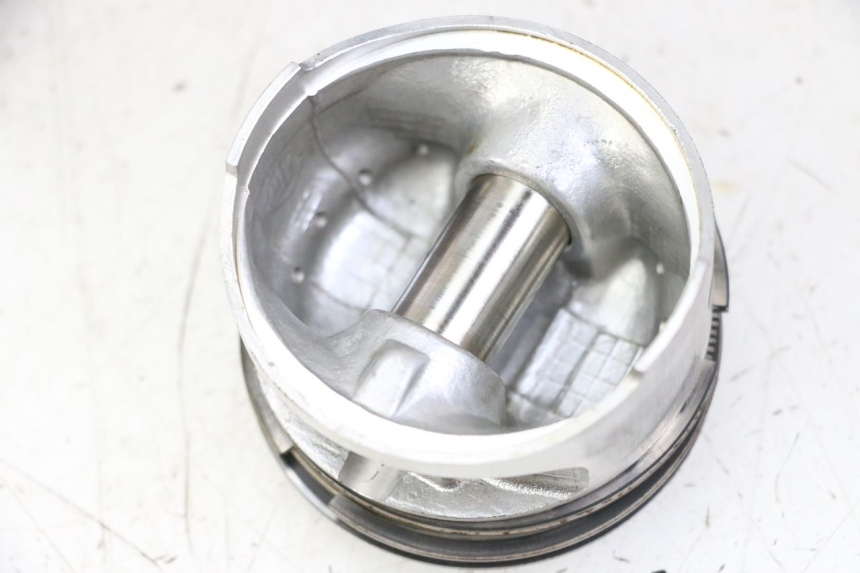 photo de CYLINDER BARREL PISTON PIAGGIO VESPA LX 150 (2005 - 2013) - High-resolution close-up