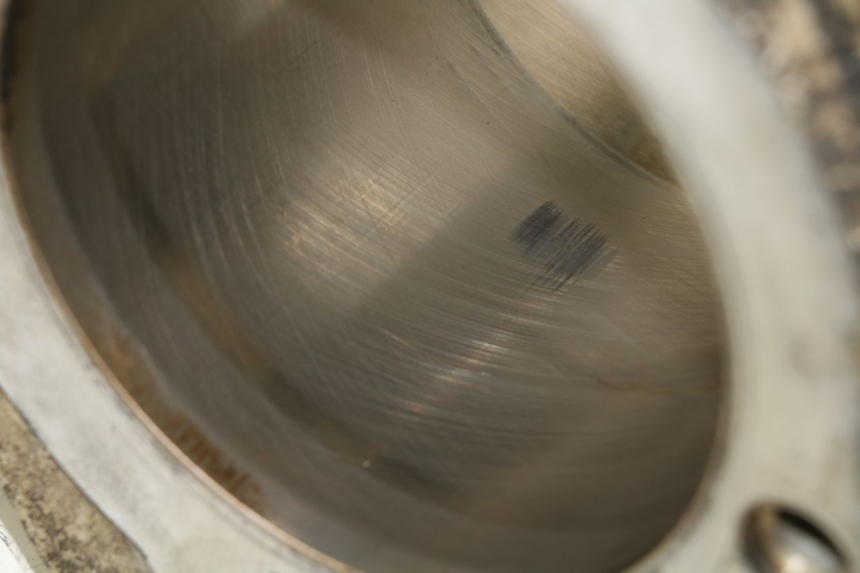 photo de CYLINDER BARREL PISTON BMW R RT ABS 1100 (1996 - 2001) - Fixing points details