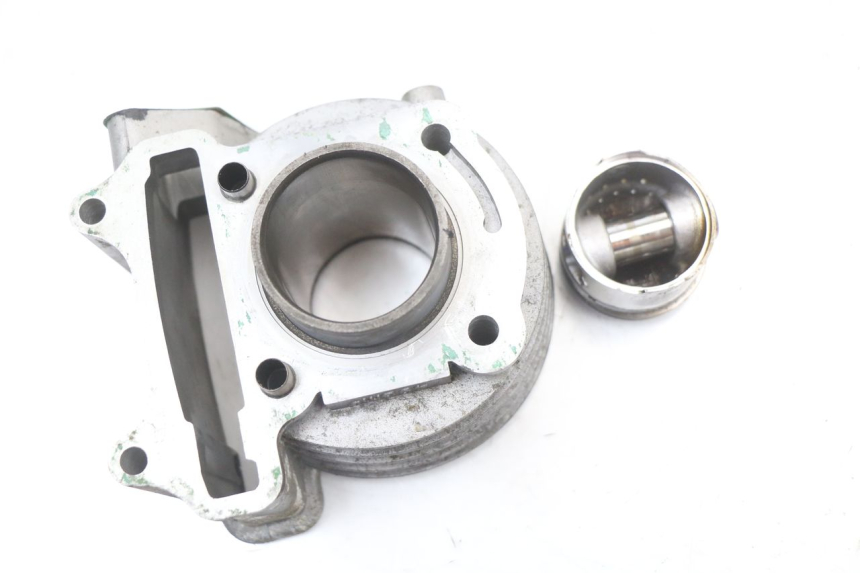 photo de CYLINDER PISTON EUROCKA R8 4T 50 (2013 - 2022) - Surface and material condition
