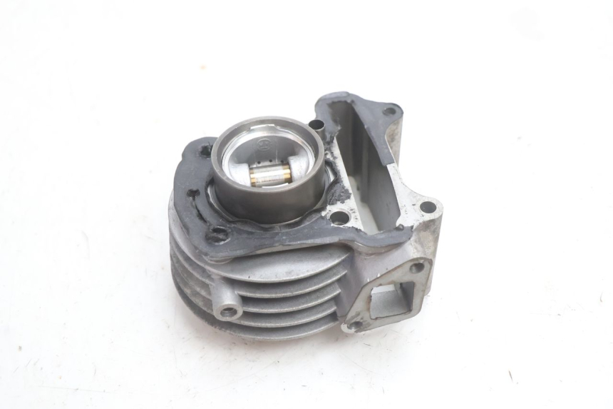 photo de CYLINDER BARREL PISTON LAZIO RENO 50 (2016 - 2021) - Alternative perspective